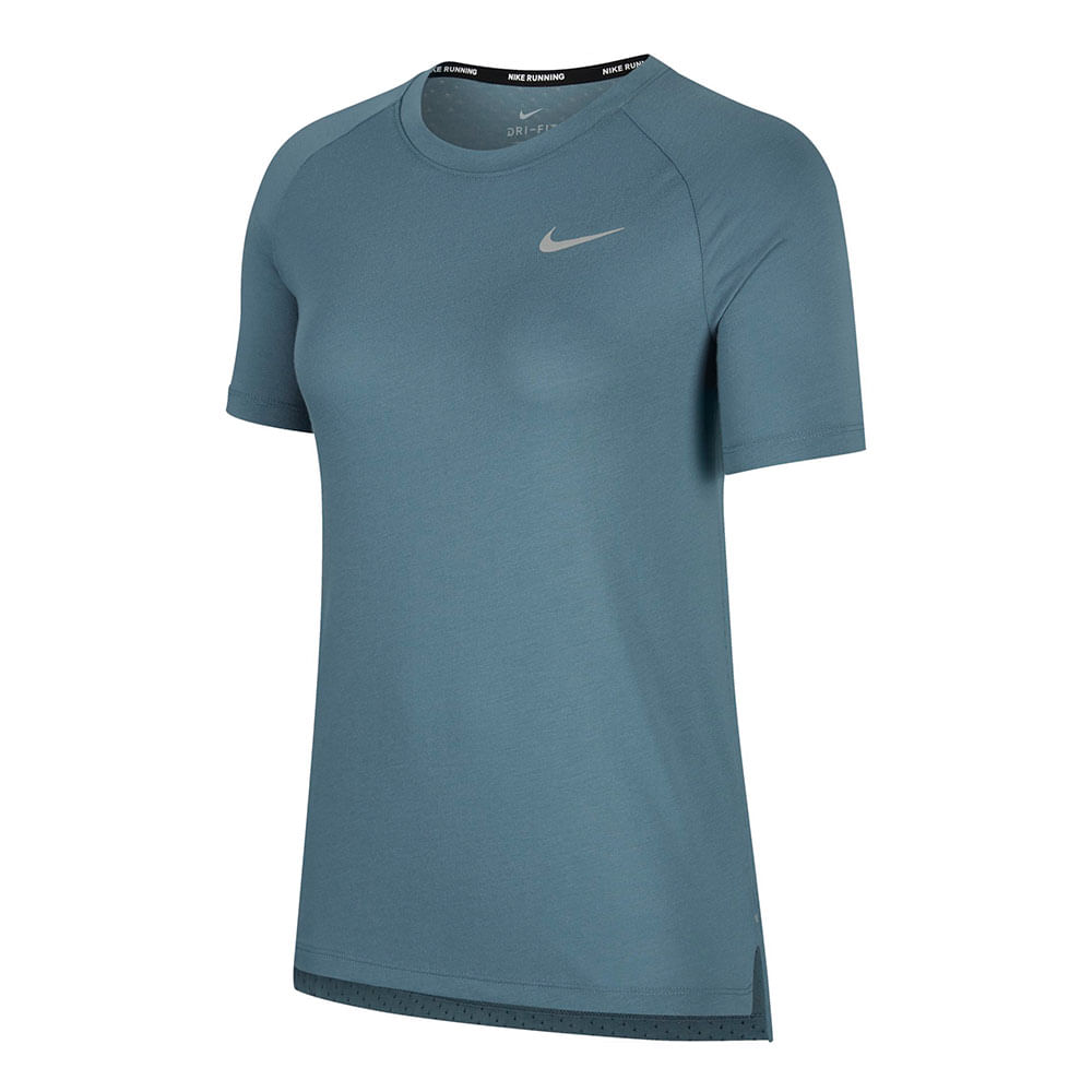 remera nike tailwind